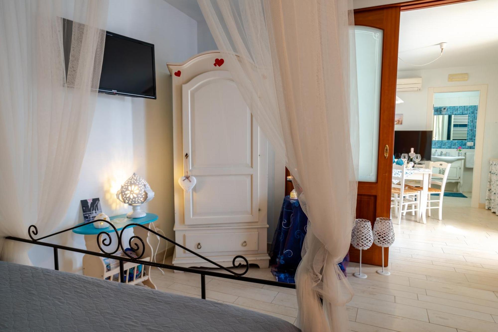 Bed and Breakfast Petali Rosa Полиньяно-а-Маре Экстерьер фото